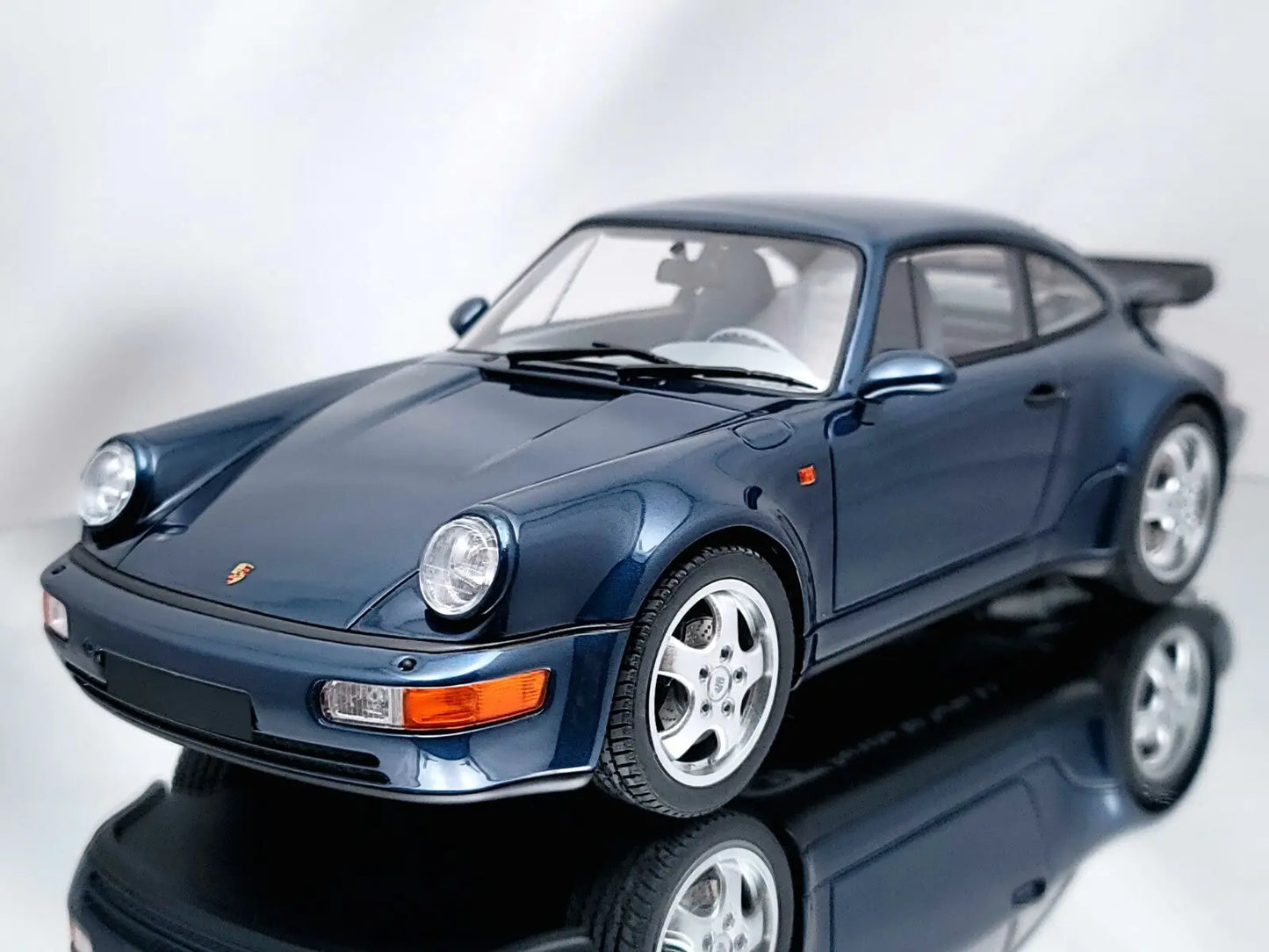 GT Spirit Porsche 911 (964) Turbo 3.3 Amazon Green Resin Model Car 1:18 - Porsche