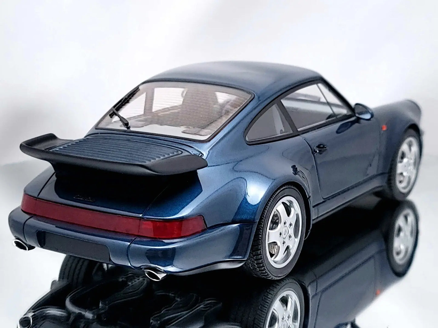 GT Spirit Porsche 911 (964) Turbo 3.3 Amazon Green Resin Model Car 1:18 - Porsche